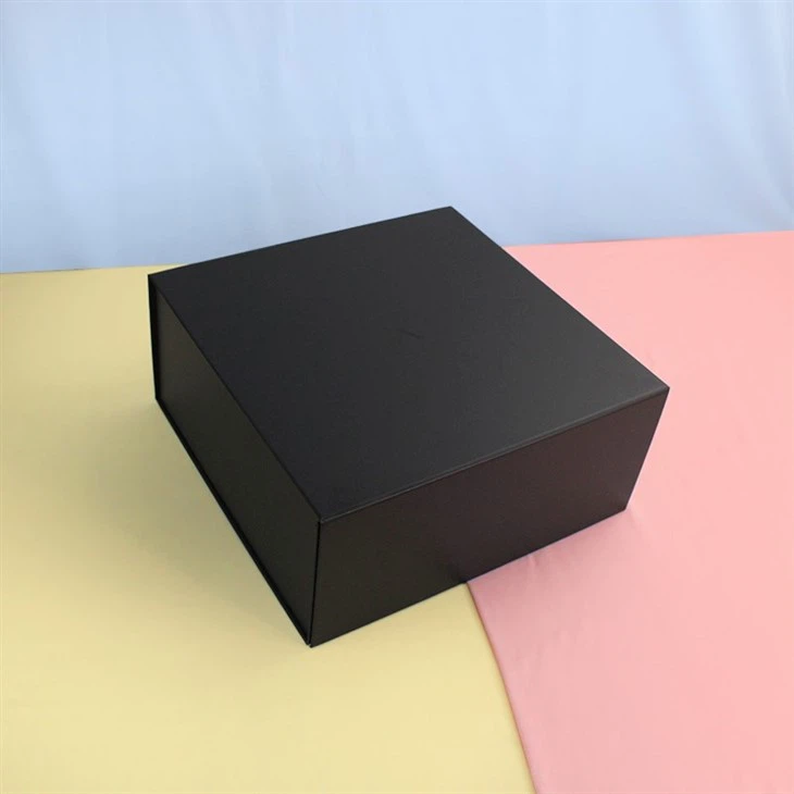 Decorative Box With Magnetic Closure