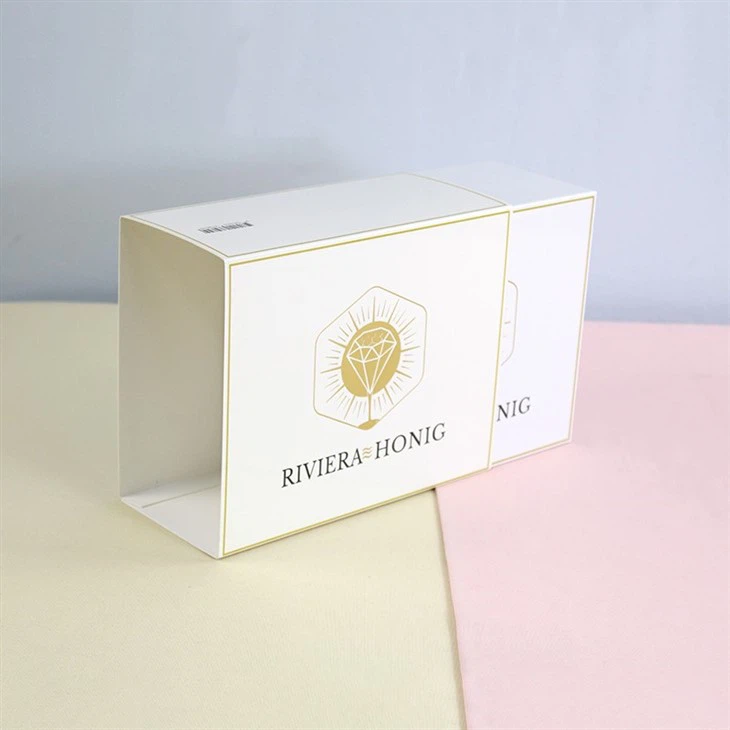 White Sleeve Magnetic Box With EPE Foam (6)